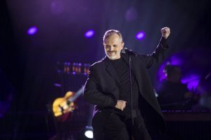 Conversamos con Miguel Bosé: "En mayo estaré en Chile"
