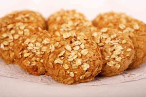 Prueba esta rica receta de galletas de avena y miel