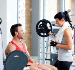 Un estudio confirma que las personas que van al gimnasio son más propensas a ser infieles