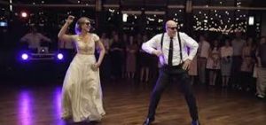 Este baile entre padre e hija en un matrimonio revolucionó las redes sociales