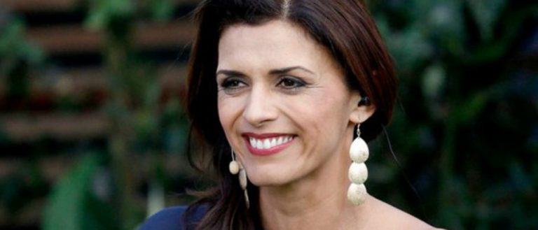 Ivette Vergara termina empapada en pleno despacho tras descarga del avión Hércules