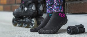 ¿Te imaginas andar solo con calcetines para caminar en la calle o salir a correr?