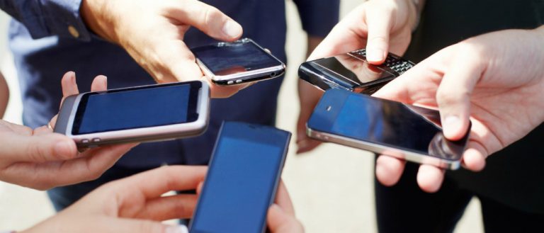 ¿Tu teléfono anda lento? Mira algunos trucos para mejorar su rendimiento