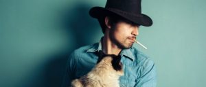 ¿Sabías que podrías provocarle cáncer a tu mascota por fumar?