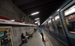 #FMDOSTeInforma Balacera en pleno Metro Manuel Montt