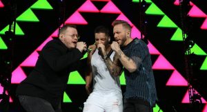 ¡Al fin! Mira el video oficial de "Sobre mí" de Sin Bandera y Maluma