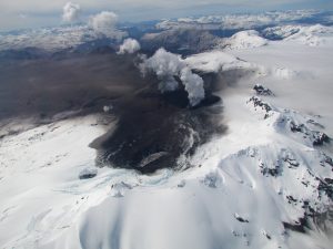 #FMDOSTeInforma Decretan alerta amarilla por aumento de actividad del volcán Hudson