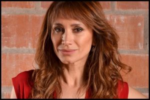 ¡Igualitas! Alejandra Fosalba chochea con su hija mayor