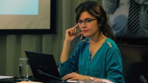 Camila Vallejo por fin tuvo su Audi 😂😂