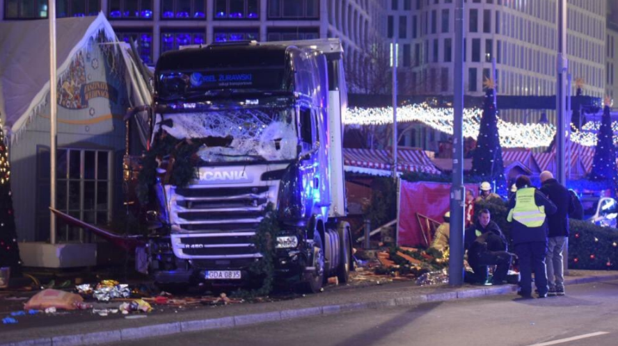 #FMDOSTeInforma Berlín en alerta tras ataque de camión que arrasó con un mercado navideño