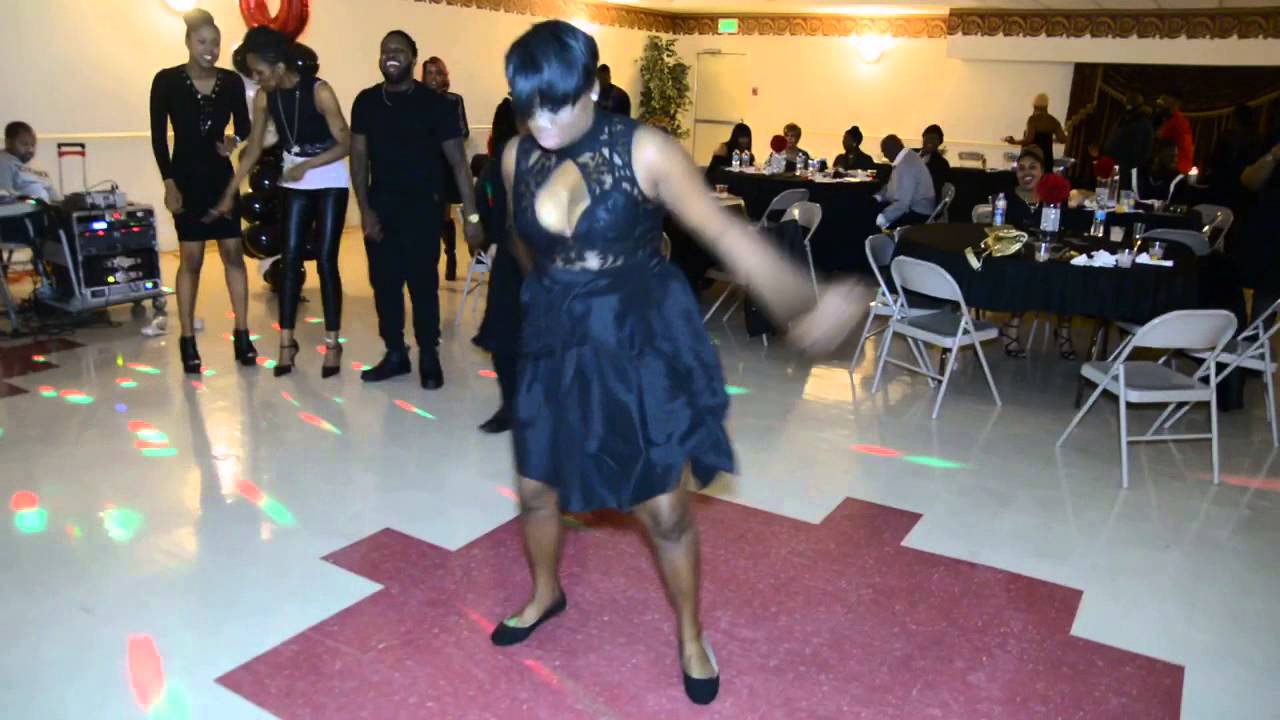 Esta mujer realizó el mejor baile en el día de su cumpleaños