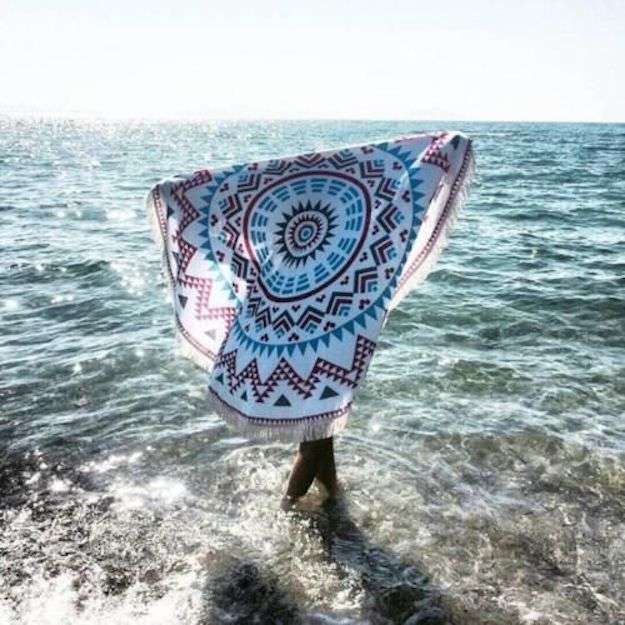 pareo-mandala-en-burdeos-y-verde