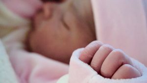 Famoso cantante presentó a su octavo hijo en las redes sociales