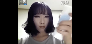 Esta mujer revela su verdadero rostro sin una gota de maquillaje