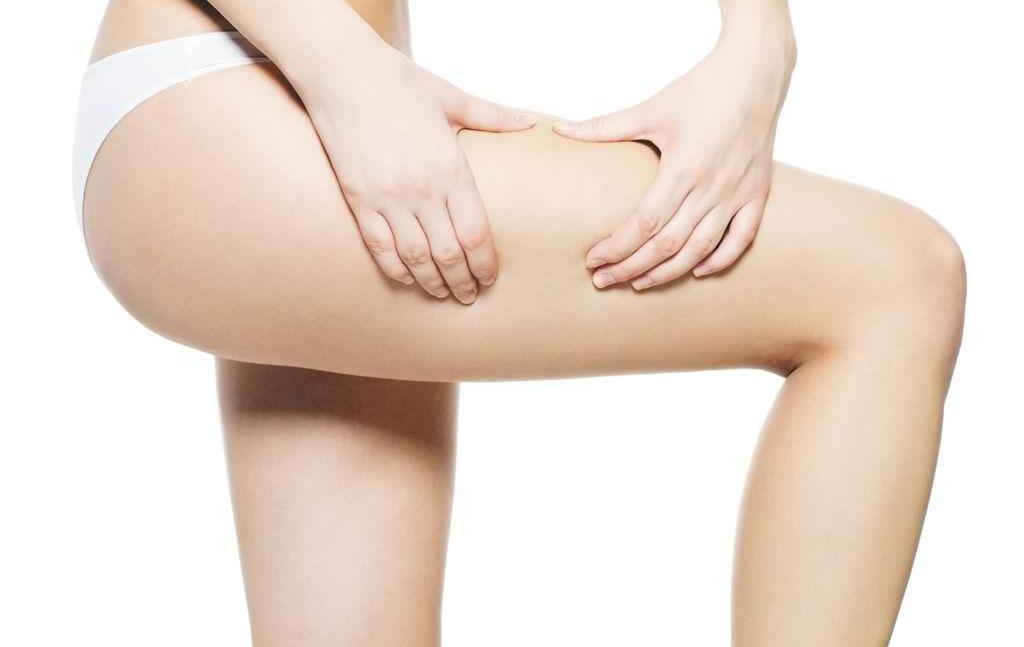 ¿Retención de líquidos? Combátela con estos alimentos y masajes