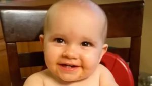 La risa de esta pequeña es la más contagiosa que puede existir