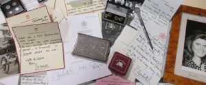 Conoce el monto en que remataron cartas entre Lady Di y su mayordomo