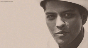 #MomentoBrunoMars El amor platónico de Bruno Mars es...