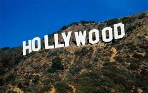 Actriz de Hollywood muestra orgullosa sus estrías en las redes sociales