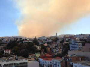 #FMDOSTeInforma Nuevo incendio afecta a Valparaíso