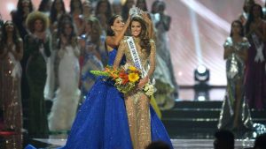La ganadora de Miss Universo 2016 se mostró sin una gota de maquillaje
