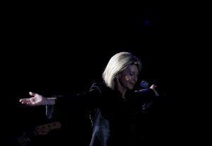 Olivia Newton-John brilló en el festival pese a rumores de su fallecimiento