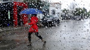 ¡Lluvia otra vez! Prepara tu paraguas porque se vienen chubascos en la zona central