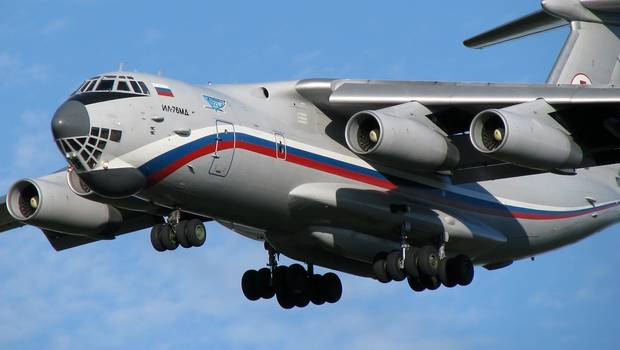 Avión Ilyushin IL-76 ya se encuentra en Parral para combatir incendio forestal