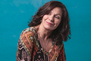 Así lucirá Solange Lackington en los zapatos de Gabriela Mistral