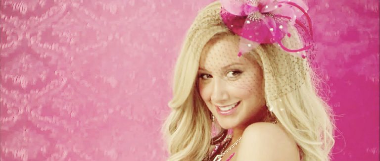 ¡La guapa Ashley Tisdale revoluciona las redes sociales con su cambio de look!