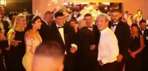 Tienes que ver la gran caída de J Balvin en el matrimonio de Nicky Jam