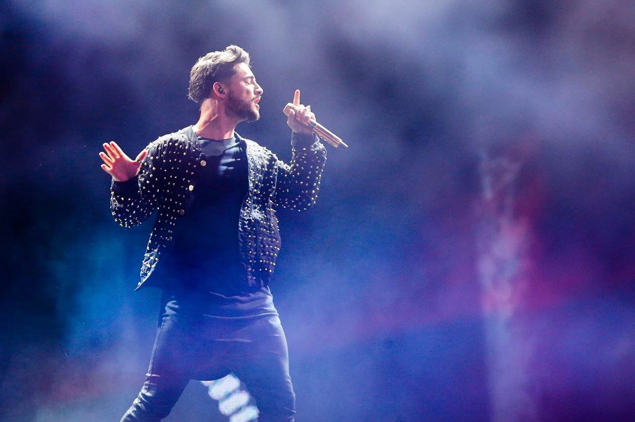 Maluma, Rodrigo Villegas y Américo triunfan en noche marcada por confusas pifias y mucho baile