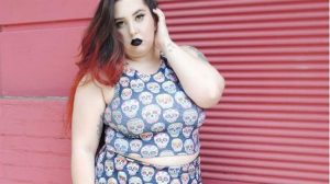 Modelo de talla grande reclama en redes sociales que no hay ropa para su cuerpo