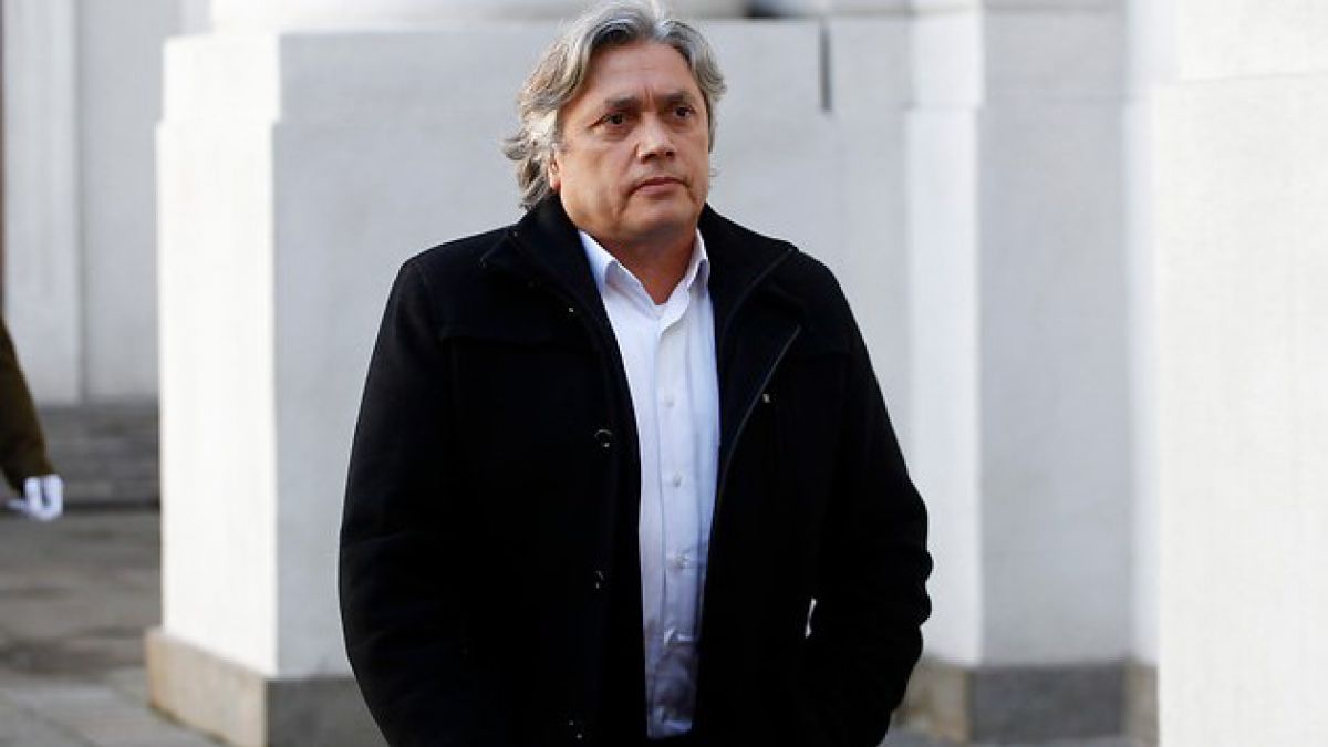 Alejandro Navarro caminando