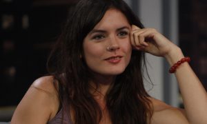 Camila Vallejo entrega apoyo a Cathy Barriga tras broma de Pera Cuadra