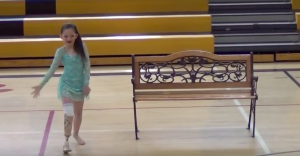La historia de esta pequeña bailarina está conmoviendo al mundo