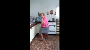 Abuela bailando cumbia es la sensación de las redes sociales