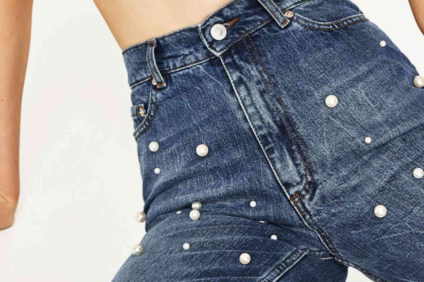 jeans con perlas grandes