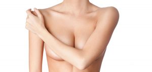 Implantes mamarios serían responsables de extraño tipo de cáncer