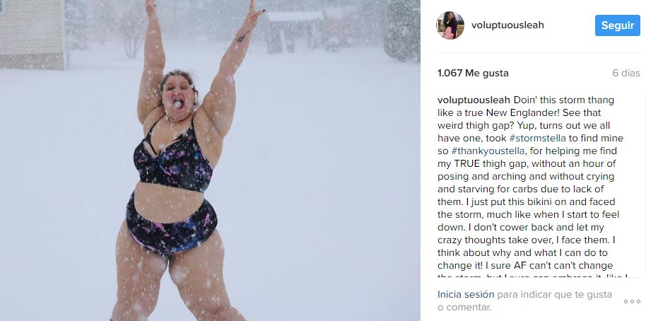 Leah Stanley posando en bikini