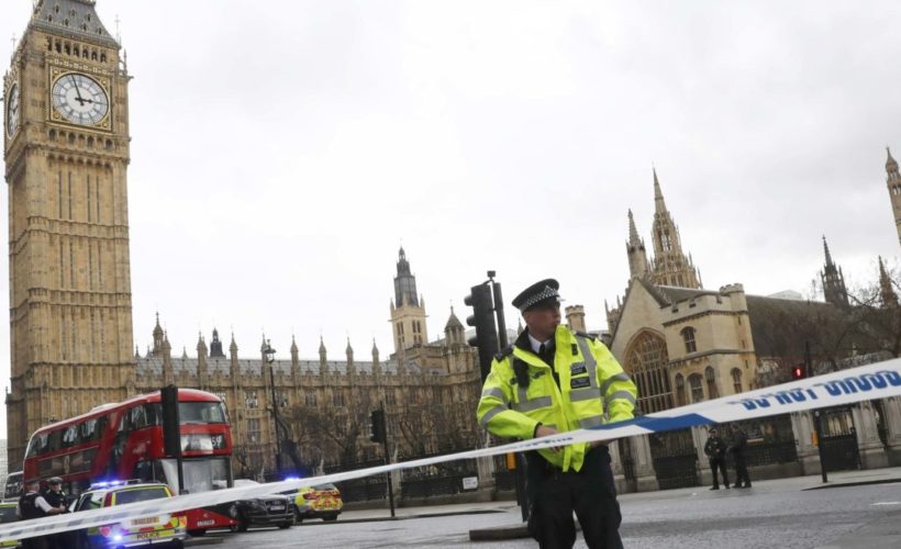 Ataques en Londres obligan a suspender sesión en el Parlamento británico