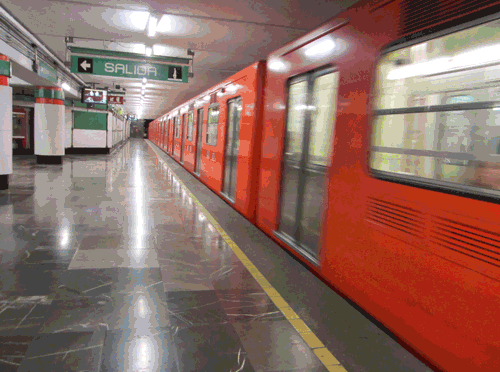Metro de Santiago, transporte público