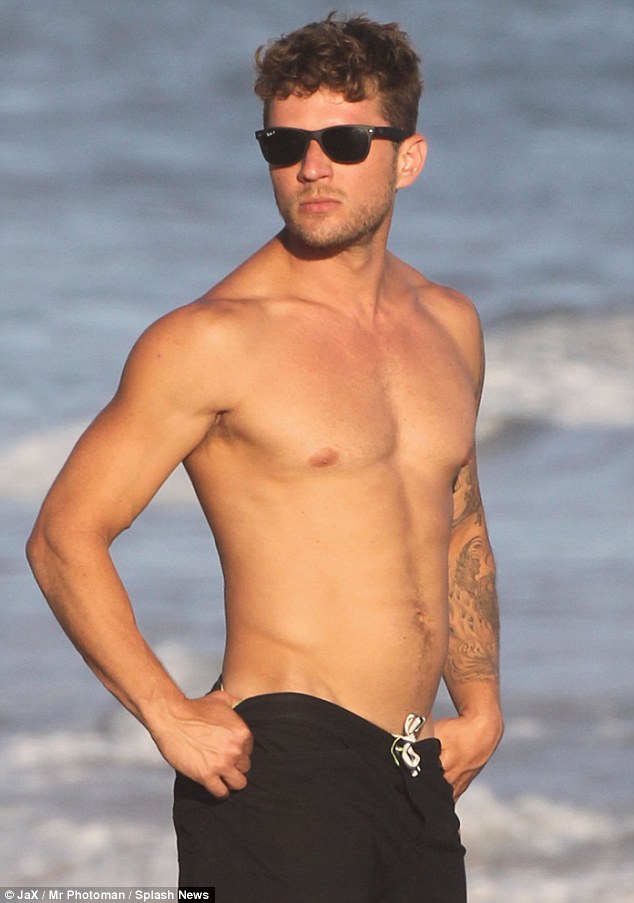 Ryan Phillippe en la playa