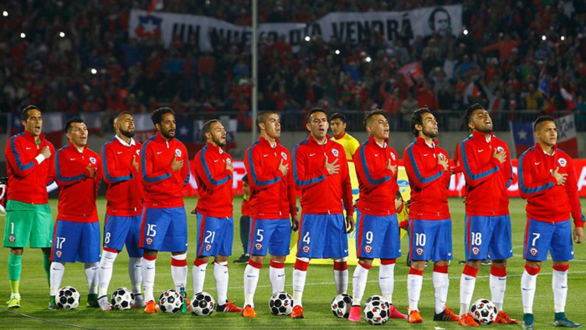 Selección cantando Himno Nacional