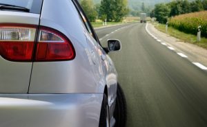 Alexis Sánchez fue multado por Carabineros tras conducir a exceso de velocidad