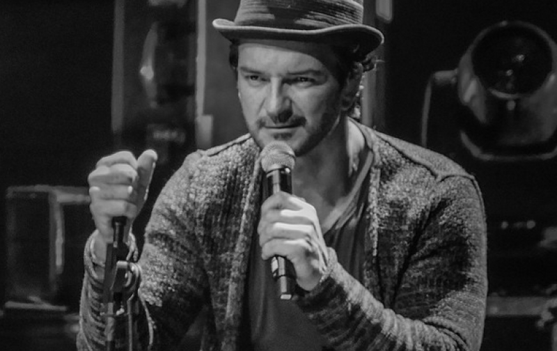 #AlertaDeEstreno Disfruta de "Ella", lo nuevo de Ricardo Arjona