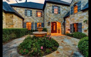 Conoce la mansión que Selena Gómez está vendiendo en Texas