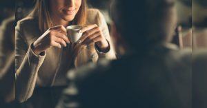 Lo que por ningún motivo debes hacer en una cita