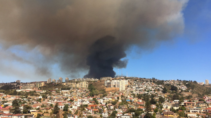 #FMDOSTeInforma Suspenden clases en Viña del Mar por los incendios