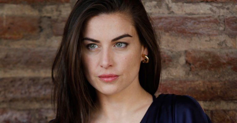 Ingrid Cruz sorprende con foto de su niñez